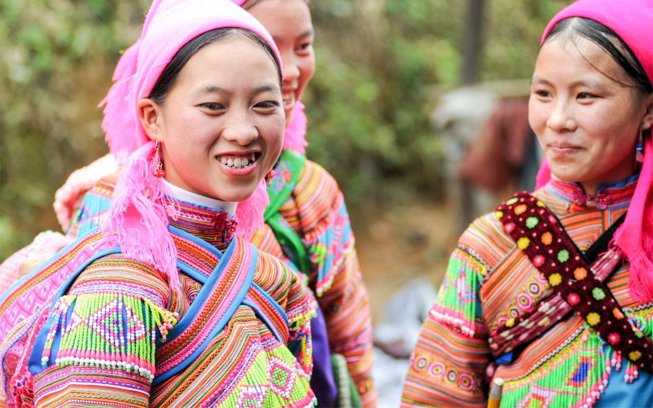 Coc Ly Market Tour 1 Day